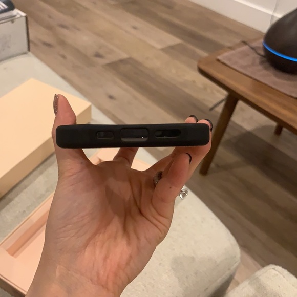 TDE. IPHONE 12 CASE FOR ELLEN - Picture 6 of 7